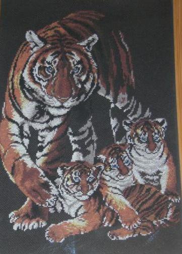 Работа «Тигрица с тигрятами»
