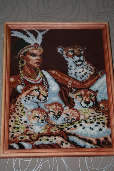 Работа «Африканка с леопардами»