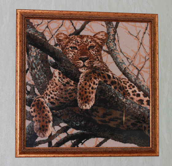 Работа «Леопард на дереве»