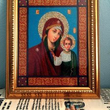 Работа «Казанская икона Божьей Матери»