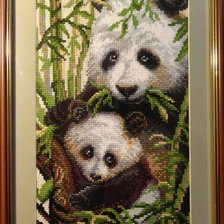 Работа «панда с детенышем от фирмы риолис»