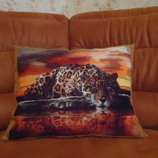 Работа «Леопард оформился в подушку»