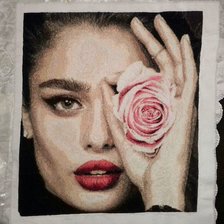 Работа «Девушка с розой»