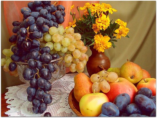 дары лета - натюрморт, виноград, цветы, фрукты - оригинал