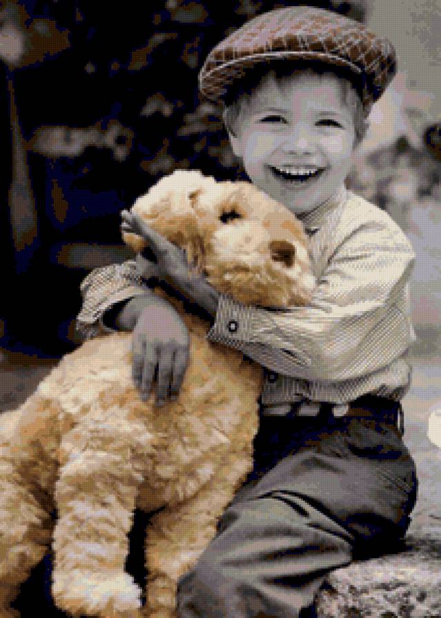 радостный мальчик с собакой - предпросмотр
