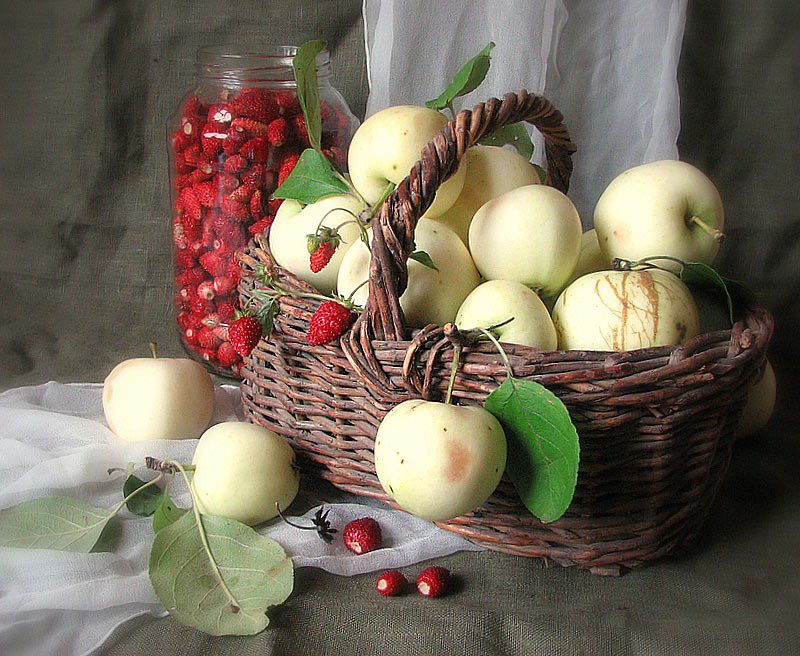 натюрморт - корзина, натюрморт, яблоки, ягоды - оригинал