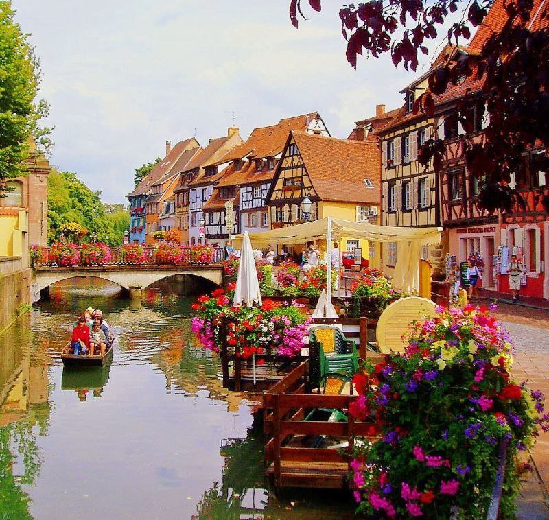 Цветущий канал - красота, цветы, канал, лодка, пейзаж, река - оригинал