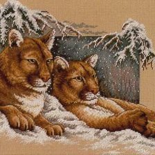 Оригинал схемы вышивки «Большие кошки на снегу» (№70605)