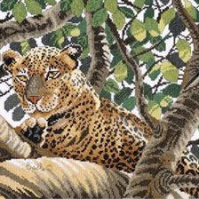 Оригинал схемы вышивки «Леопард на ветке» (№70660)