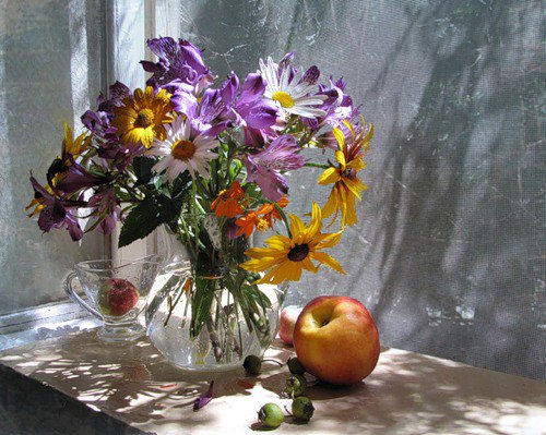 №70790 - окно, натюрморт, фрукты, букет, цветы - оригинал