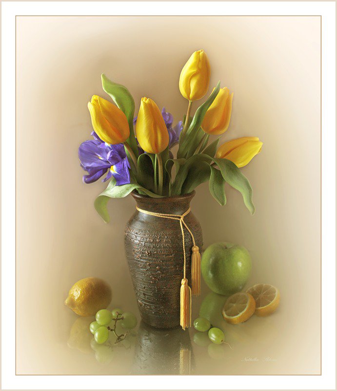 желтые тюльпаны - тюльпаны, цветы, натюрморт - оригинал