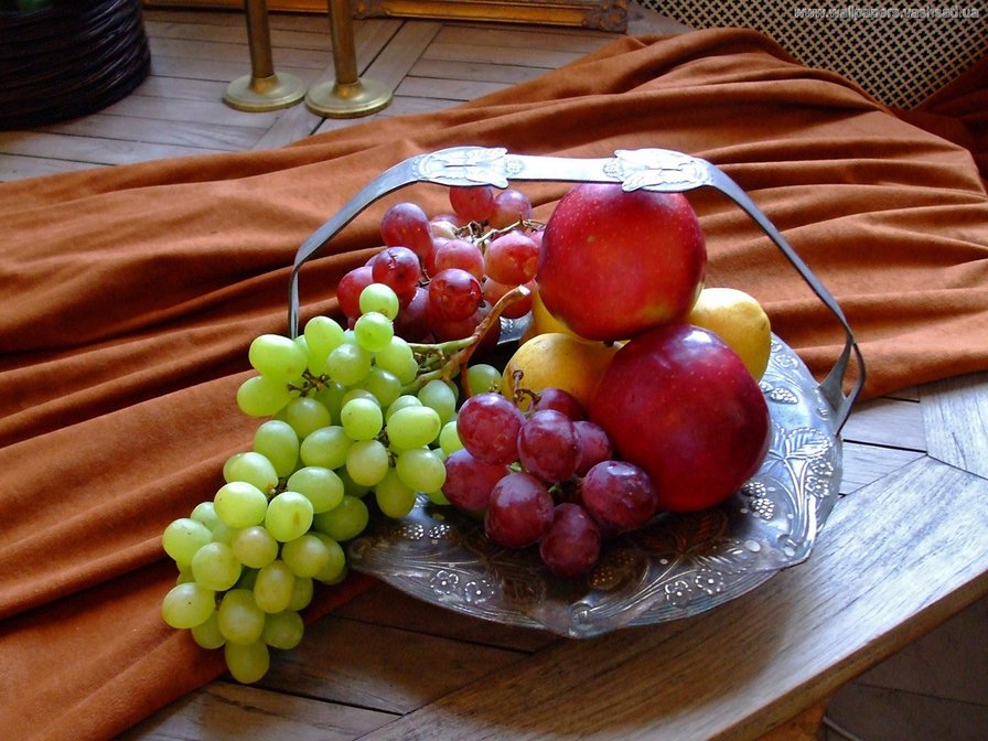 фрукты - виноград, яблоки - оригинал