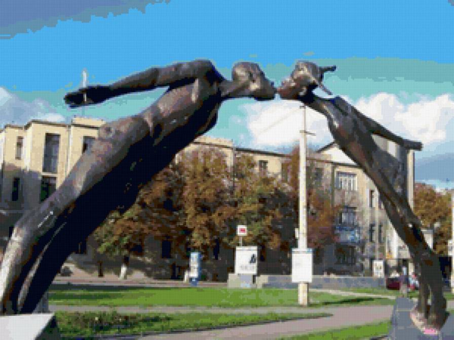 Памятник влюбленным в Харькове - красивые места украины - предпросмотр