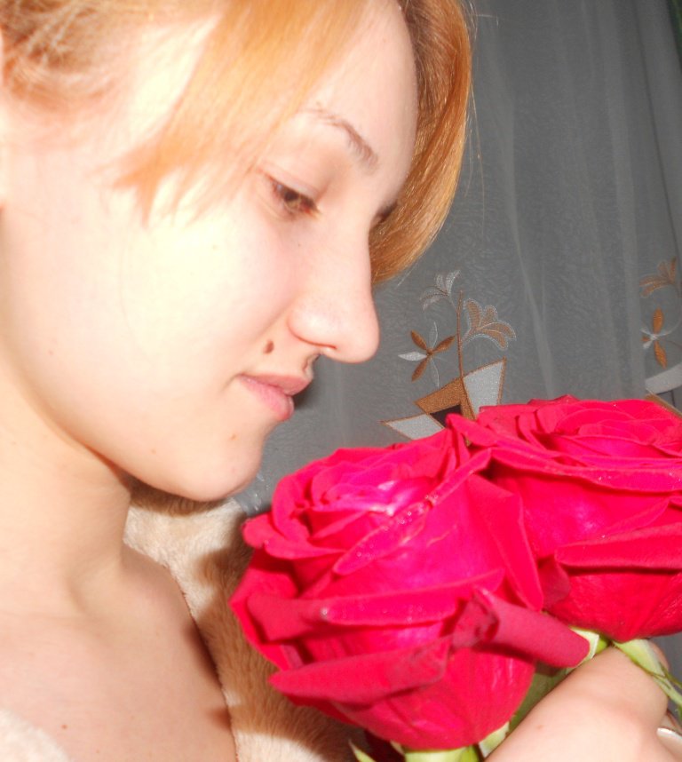 Девушка с розами - девушки - оригинал