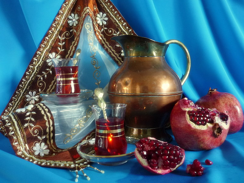Чай с гранатом - гранат, натюрморт, голубой, чай, азербайджан, кувшин - оригинал