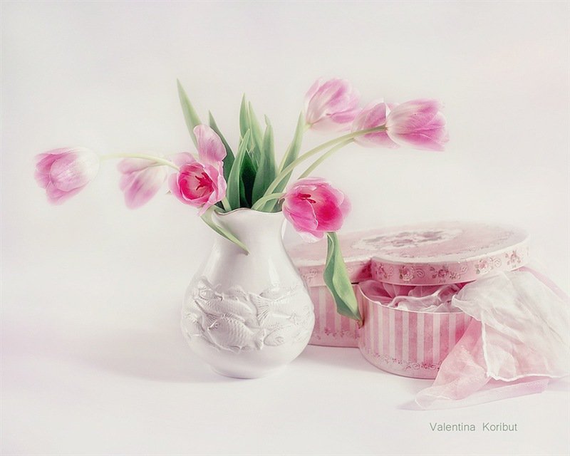 тюльпаны - картина натюрморт ваза цветы тюльпаны - оригинал