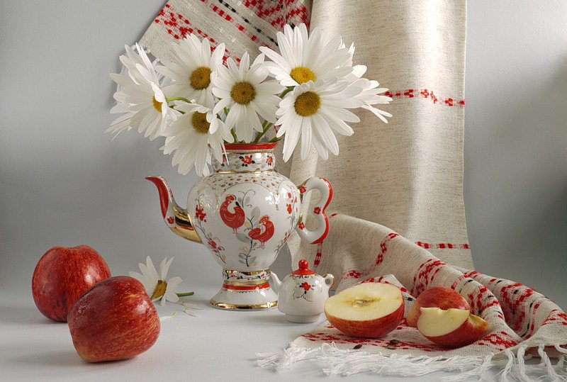 ромашки - натюрмот картина ромашки цветы яблоки фрукты - оригинал