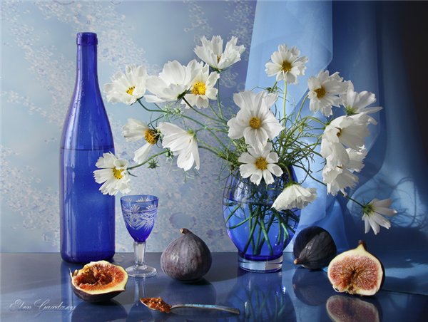 ромашки - цветы ваза ромашки инжир фрукты - оригинал