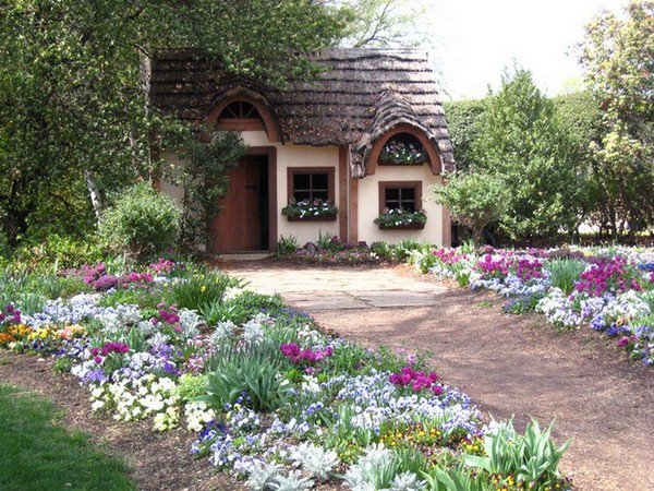 Сказочный домик - улица, цветы, дом, природа - оригинал