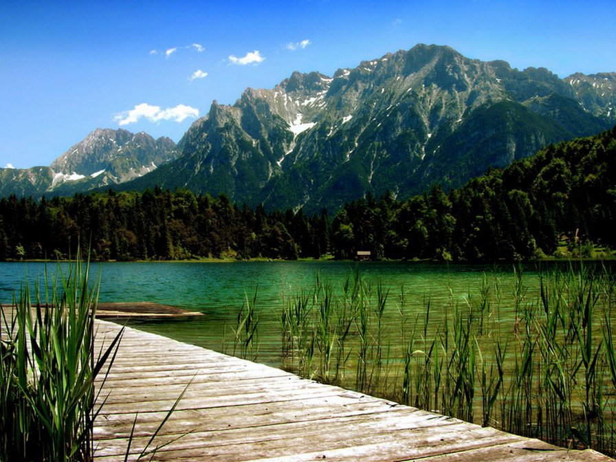 Озеро в горах - вода, пейзаж, озеро, пристань, природа, горы - оригинал