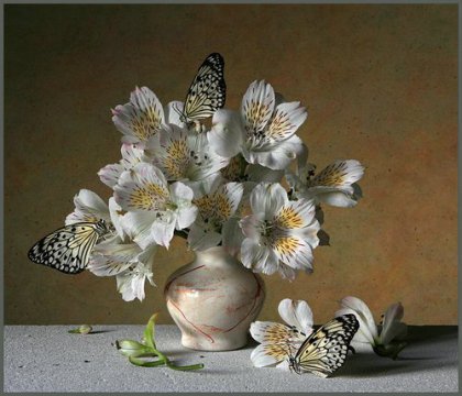 Букет и тропичекие бабочки - букет, натюрморт, картина, ваза, цветы, бабочки, насекомые - оригинал