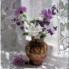 Оригинал схемы вышивки «цветы на окне» (№325901)