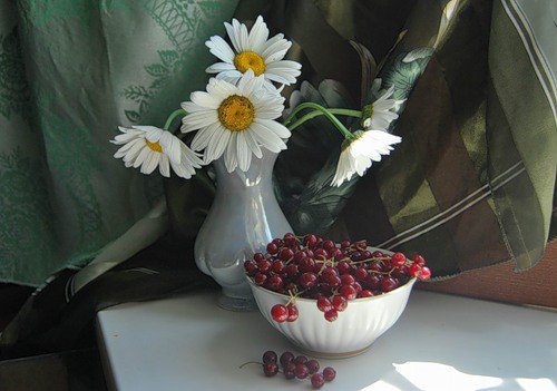 №347758 - букет, натюрморт, ромашки, ягоды, цветы - оригинал