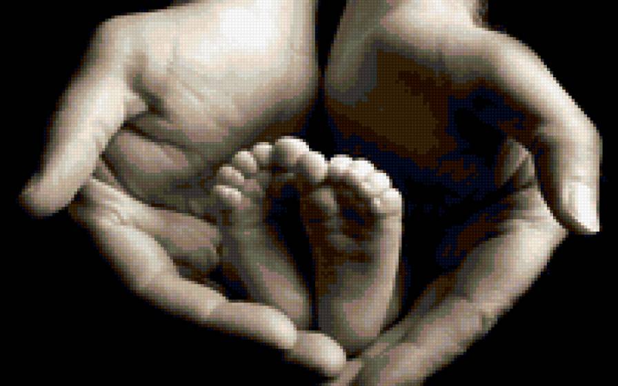 Счастье в руках - мамины руки, счастье, семья, детские ножки - предпросмотр