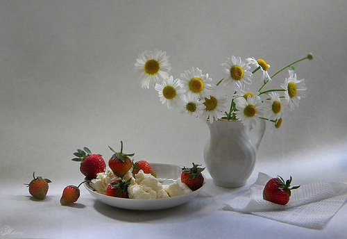 №386690 - натюрморт, цветы, букет, ягоды - оригинал