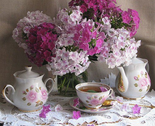 натюрморт - чай, натюрморт, цветы.чашки - оригинал