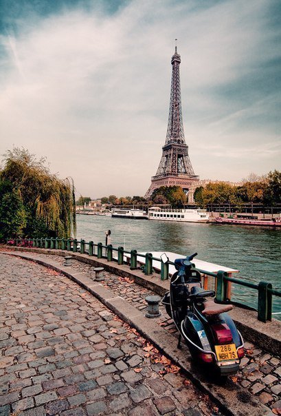 Набережная в Париже - париж, мотоцикл, набережная - оригинал