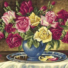 Оригинал схемы вышивки «розы в вазе» (№399973)