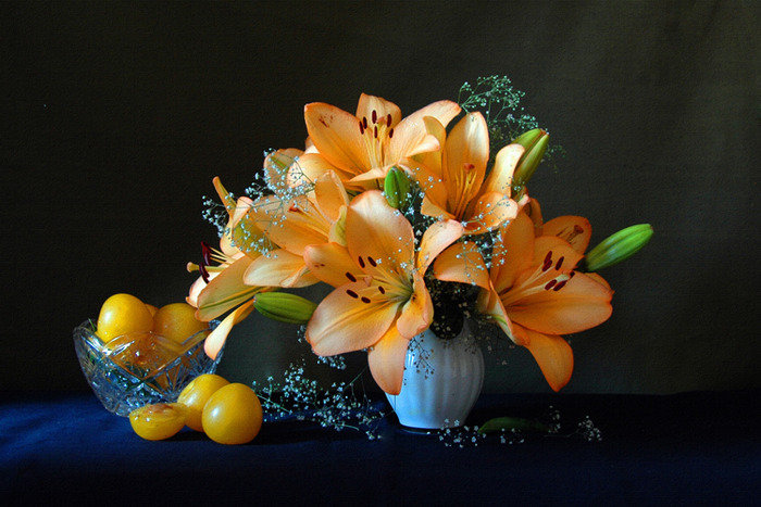 Цветы и натюрморты от Юлии Овчинниковой - натюрморт, лилии, букет, живопись, цветы, фрукты - оригинал