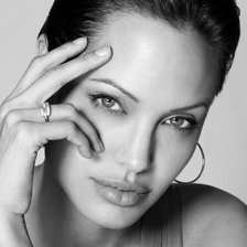 Схема вышивки «Анджелина Джоли»