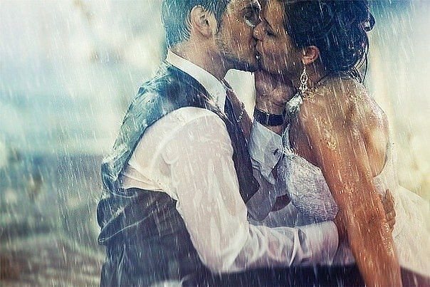 Влюбленный дождь - дождь пара любовь поцелуй - оригинал