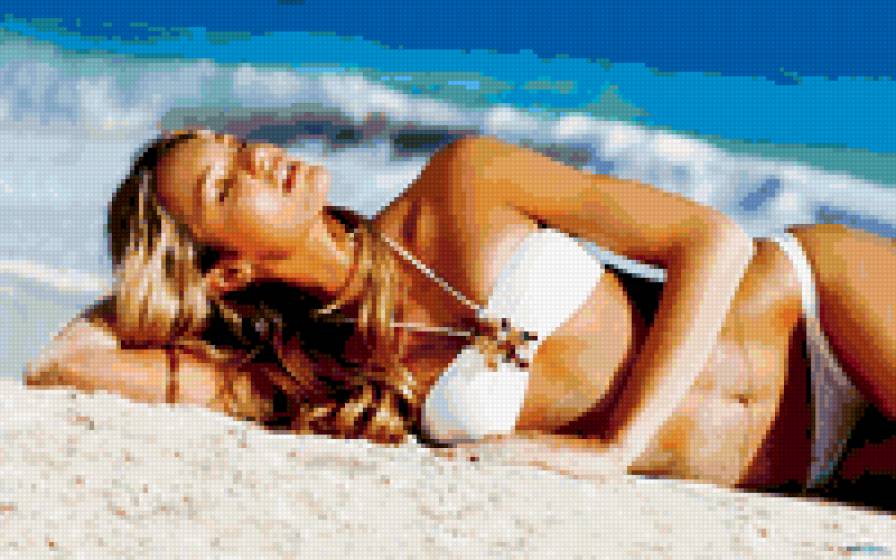 Девушка на пляже - наслаждение, чувство, вода, девушка - предпросмотр