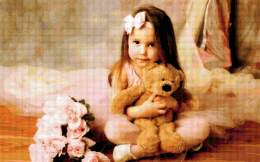 девочка с медвежонком - дети, игрушки - предпросмотр