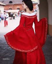 Оригинал схемы вышивки «Девушка в красном» (№432190)