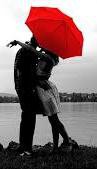 Под зонтом - пара, мужчина, девушка, поцелуй - оригинал