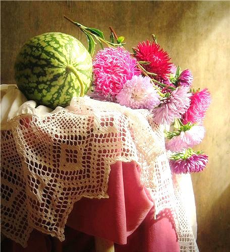 Натюрморт с арбузиком и астрами - букет, цветы, осень, натюрморт - оригинал