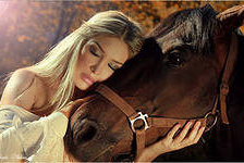 Оригинал схемы вышивки «Девушка и лошадь» (№449913)