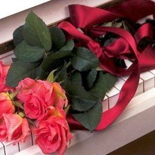 Оригинал схемы вышивки «розы на рояле.» (№451166)