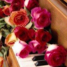 Оригинал схемы вышивки «Розы на пианино» (№498672)