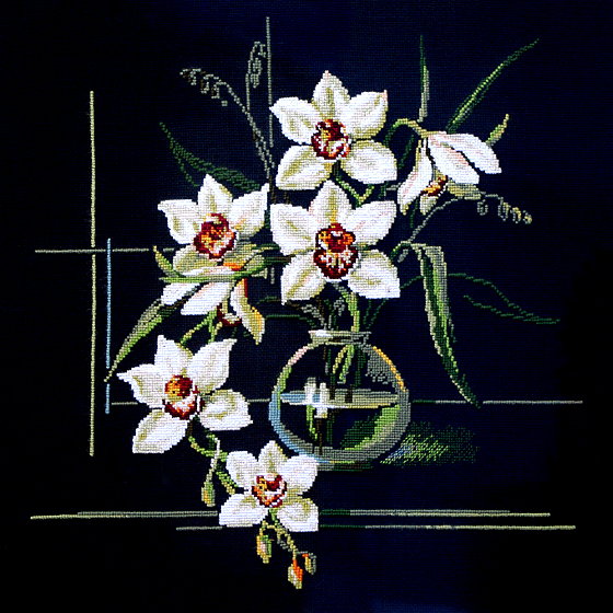 Нарциссы на черном - натюрморт, цветы - оригинал