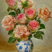 розы в синей вазе
