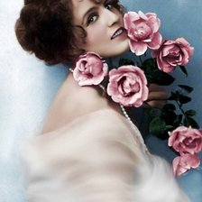 Схема вышивки «Девушка с букетом роз»