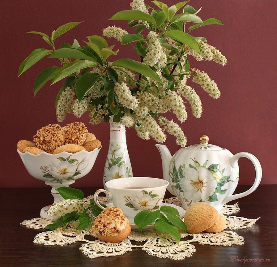 Натюрморт с черемухой - чай, цветы, натюрморт, чайник - оригинал