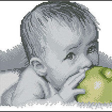 Оригинал схемы вышивки «малыш с яблоком» (№571135)