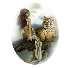 Оригинал схемы вышивки «Девушка с тигром» (№598587)