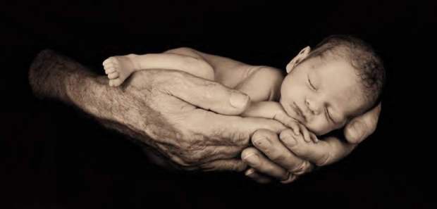 НА РУКАХ У ПАПЫ - ребенок, любовь, семья, руки, новорожденный - оригинал